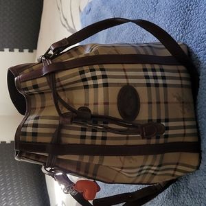 Vintage burberry bucket bag